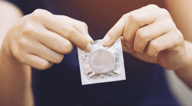 Bệnh lậu lây qua đường nào? Sự thật về “con đường lây nhiễm kín” khiến nhiều người trả giá đắt